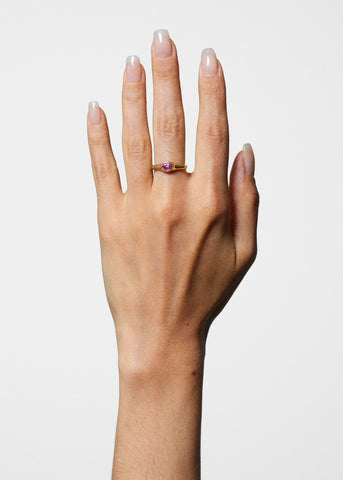 Cecil Ring in Gold - Faceted Pink Sapphire