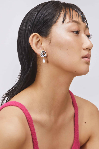 Flower Pearl Drop Earrings in Gold - Red – Mondo Mondo