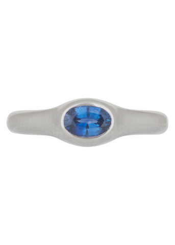 Cecil Ring in White Gold - Blue Sapphire