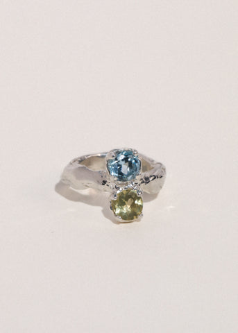 Kiss Ring in Sterling Silver