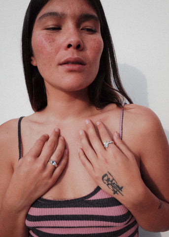 Kiss Ring in Sterling Silver