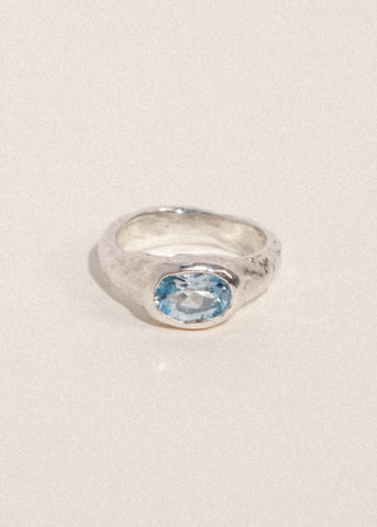 Summer Ring in Sterling Silver - Blue Topaz
